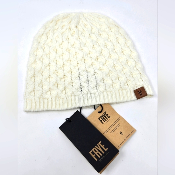 NWT FRYE CREAM BEIGE KNITWEAR SLOUCHY BEANIE HAT KNIT CAP WOMEN OS COZY WINTER - Picture 1 of 12